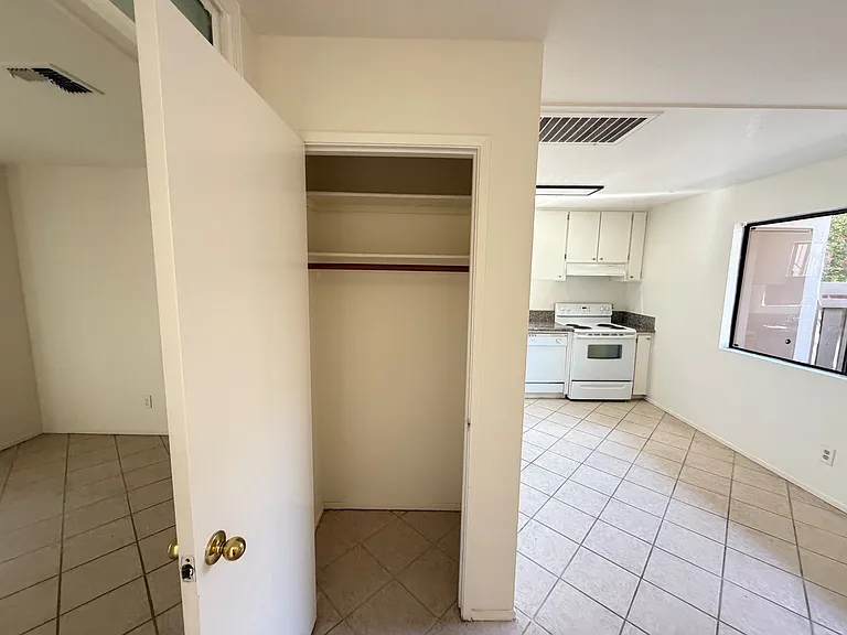 2905 Niagra St #168 — Photo 2