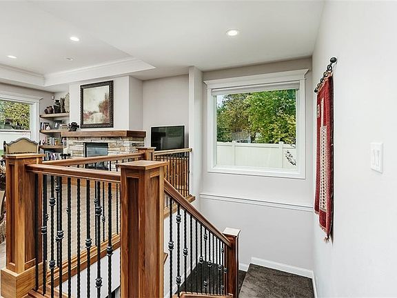 2nd image of 2735 Burlwood Dr