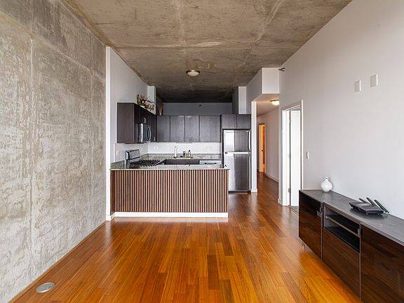 4th image of 235 W Van Buren St Unit 4405