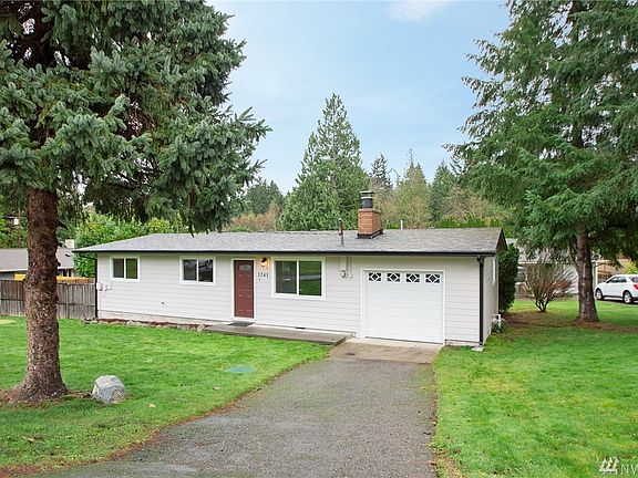 2nd image of 1241 Marlin Dr SE