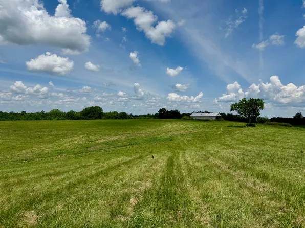 712 Gillespie Pike, Paint Lick, KY 40461