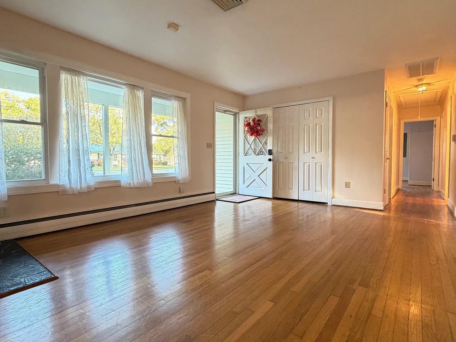 3 bed, 1460 sqft, $1,950 — Photo 3