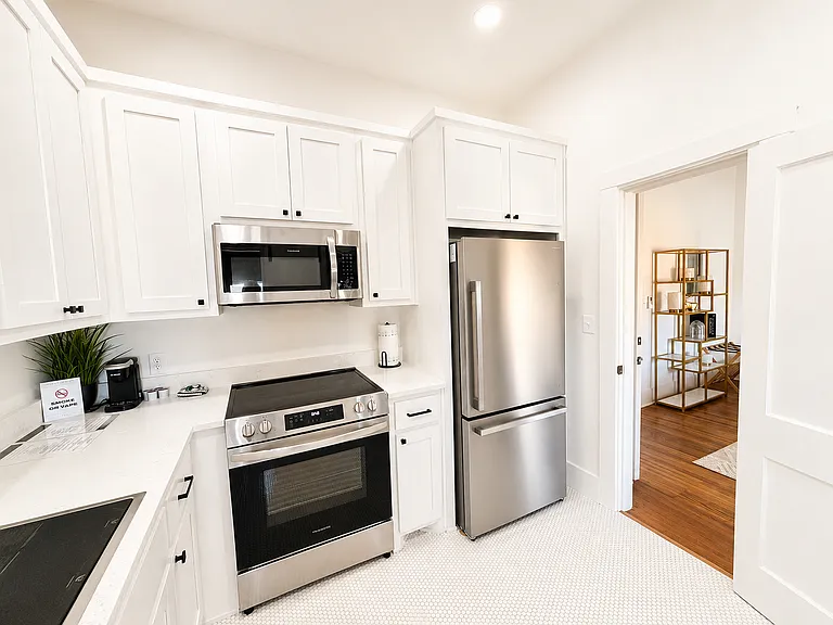 120 E Rogers Blvd #13 — Photo 3