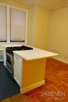 Rented by 24 7 NYC Realty Inc. | media 42