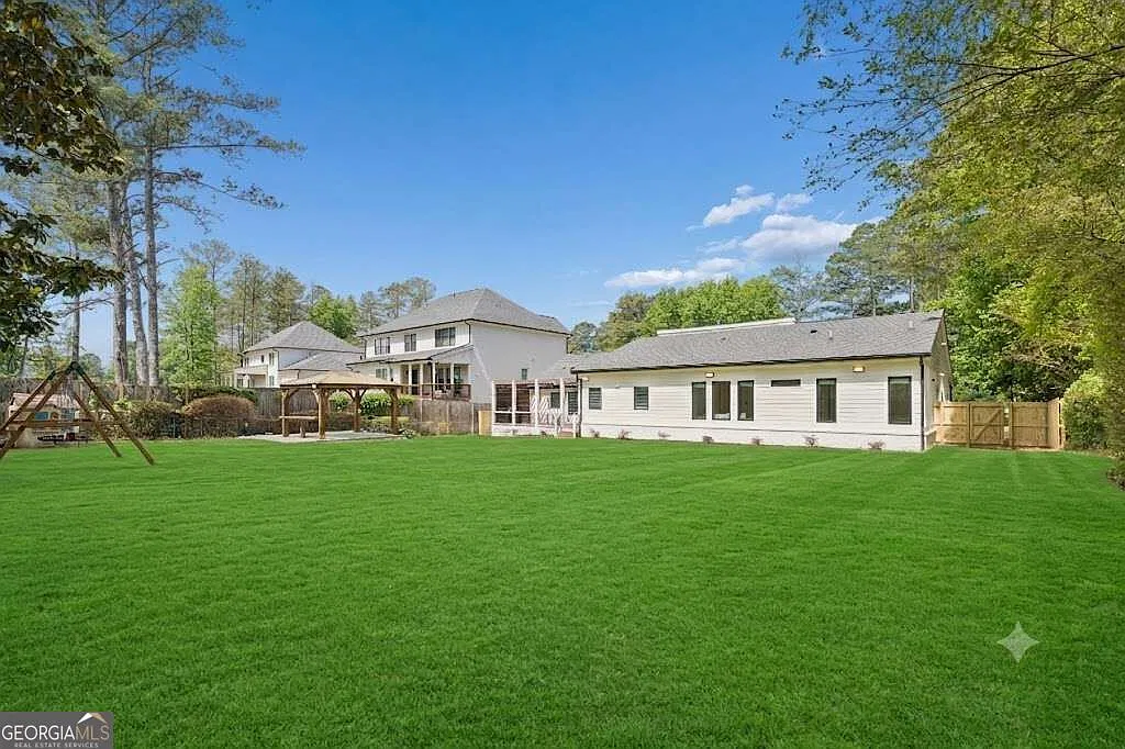 5 bed, 3.5 bath, $4,900 — Photo 2