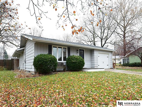 2nd image of 913 Circle Dr