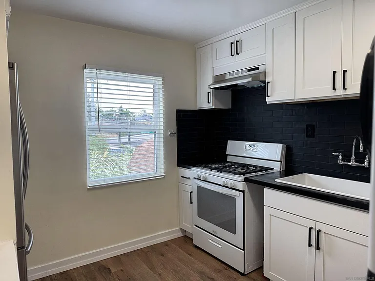 3669 Swift Ave — Photo 24
