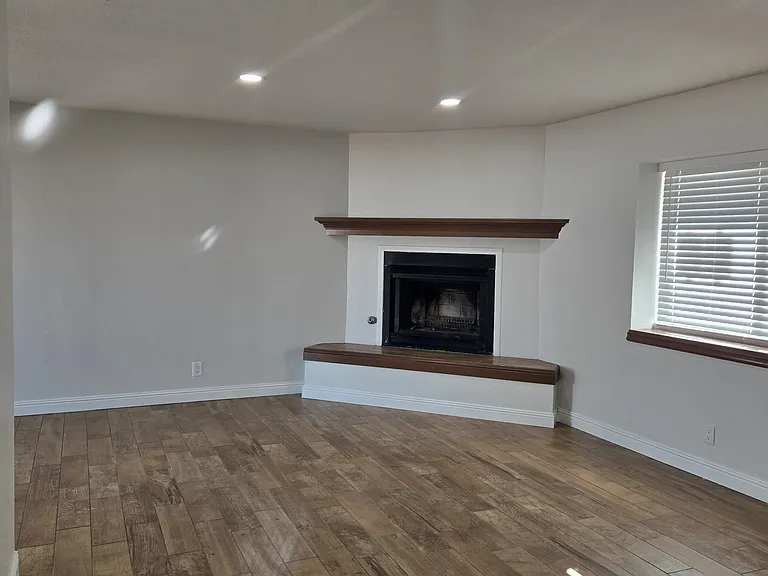 21259 Rosewood St — Photo 6