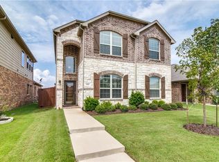 620 Wounded Knee Dr, Aubrey, TX 76227