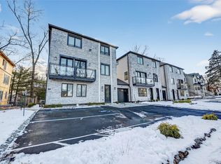 27 Ellish Parkway #202, Spring Valley, NY 10977
