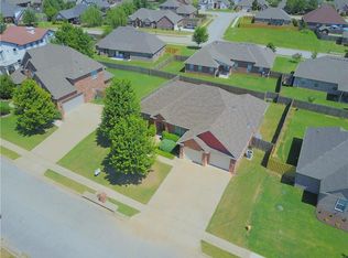 720 Chantel Ave, Springdale, AR 72764