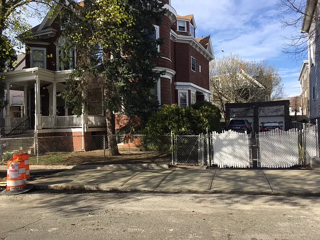 Florence St — Photo 8