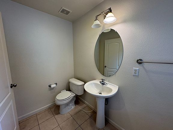 5th image of 10845 Peony Place Dr