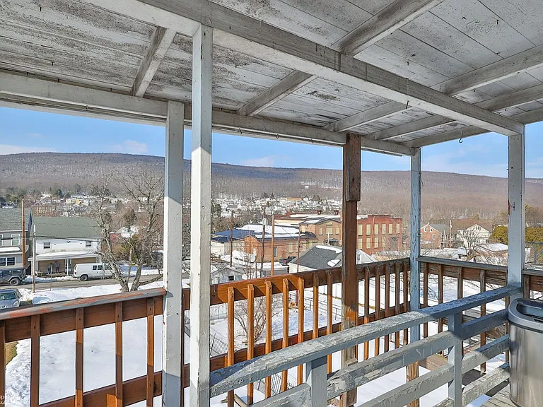 Catawissa St 50 W — Photo 32