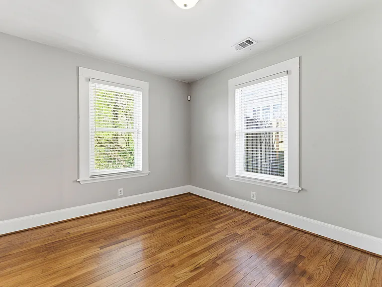 202 Warren St — Photo 13