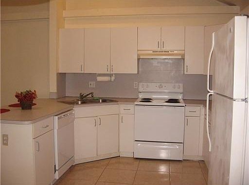 2nd image of 13992 Folkstone Cir