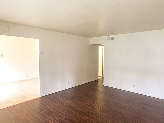 4th image of 847 Farm Dr APT 1