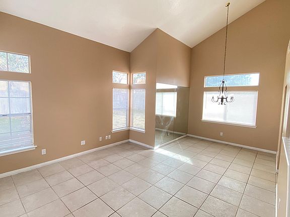 4th image of 21025 Lord Murphy Ct