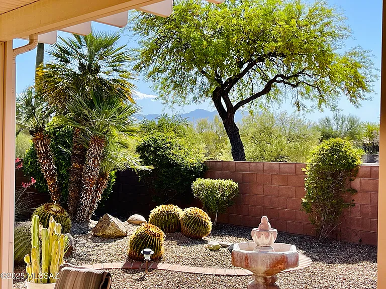 9524 N Twinkling Shadows Way — Photo 36