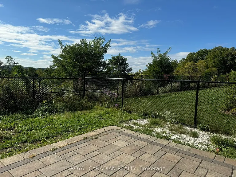 684 Linden Dr #BASEMENT — Photo 18