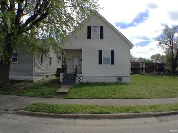 2152 Adams St, Granite City, IL 62040