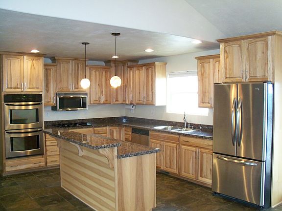 3rd image of 3204 Magnolia Dr