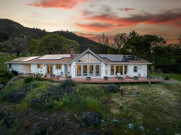 1327 Oak Knoll Road, Ukiah, CA 95482