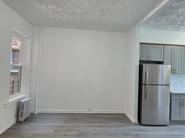 54-12 Flushing Avenue image 7 of 13