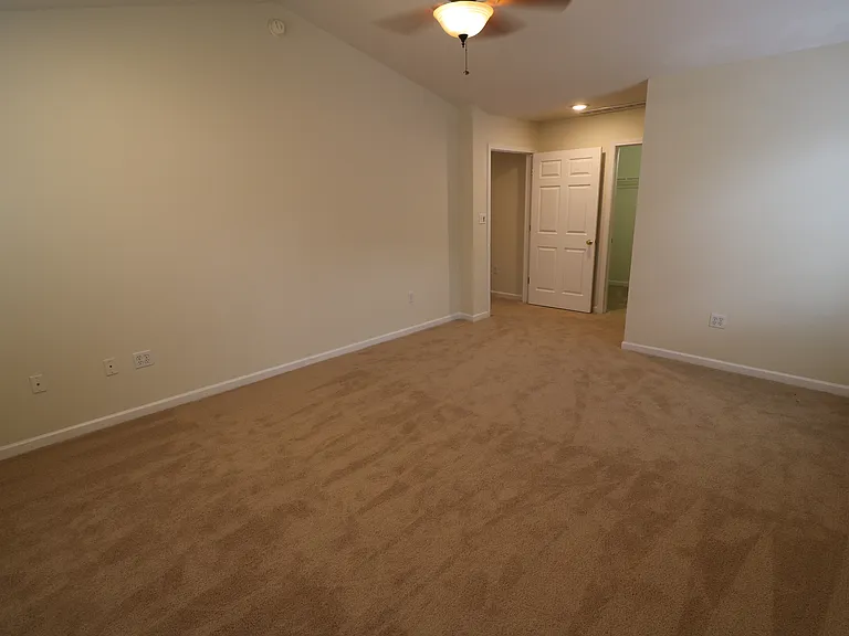 305 S Clifton Ave — Photo 18
