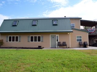 94 Pine Rd, Hamburg, PA 19526