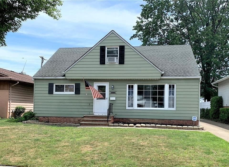 1st image of 26364 Leslie Ave