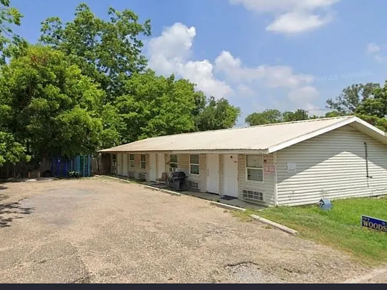101 N Sarah St — Photo 1