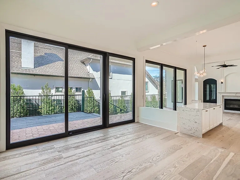 2625 McCullough St — Photo 11