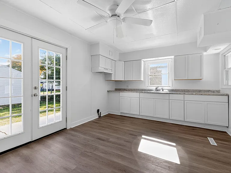 281 Parker Ave — Photo 11