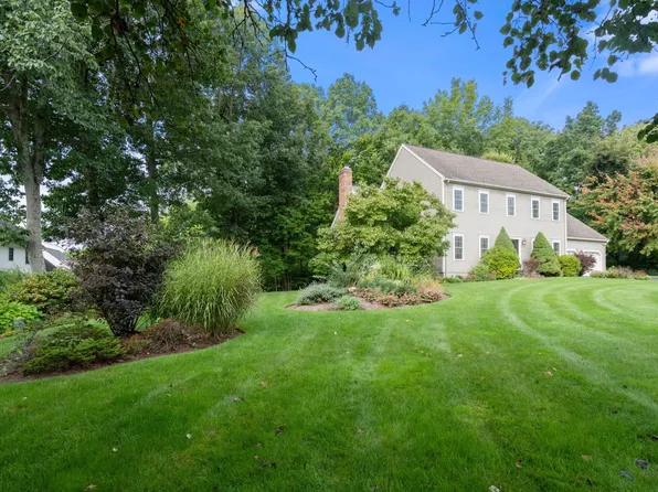 34 Laurelwood Dr, Worcester, MA 01605