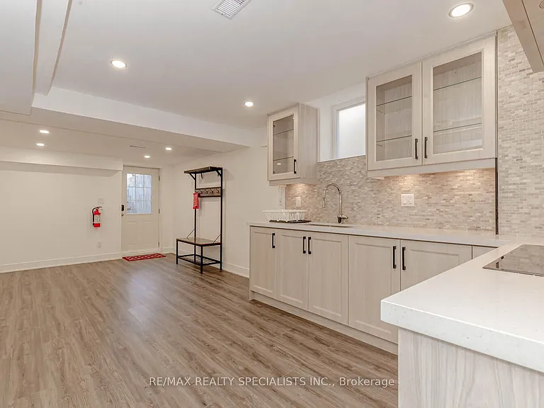 2535 Raglan Ct #LOWER — Photo 22