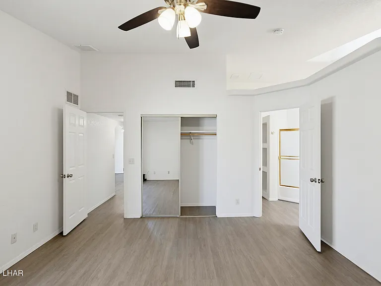 3099 Jamaica Blvd S — Photo 34