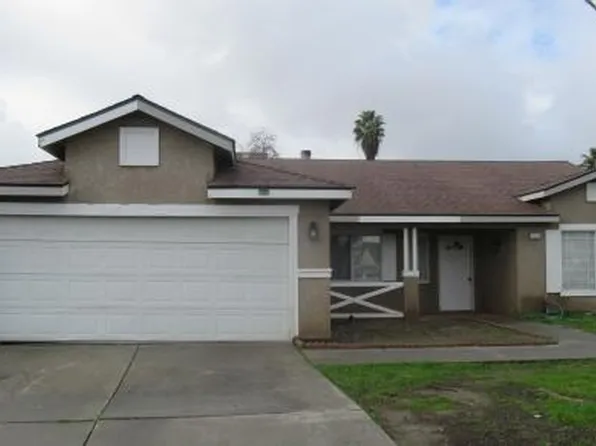 1016 N Summerfield Dr, Hanford, CA 93230