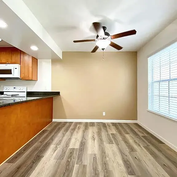 Normandy Park Apartments — Photo 8