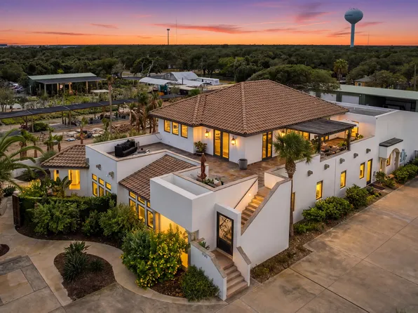 1703 Highway 35 S, Rockport, TX 78382