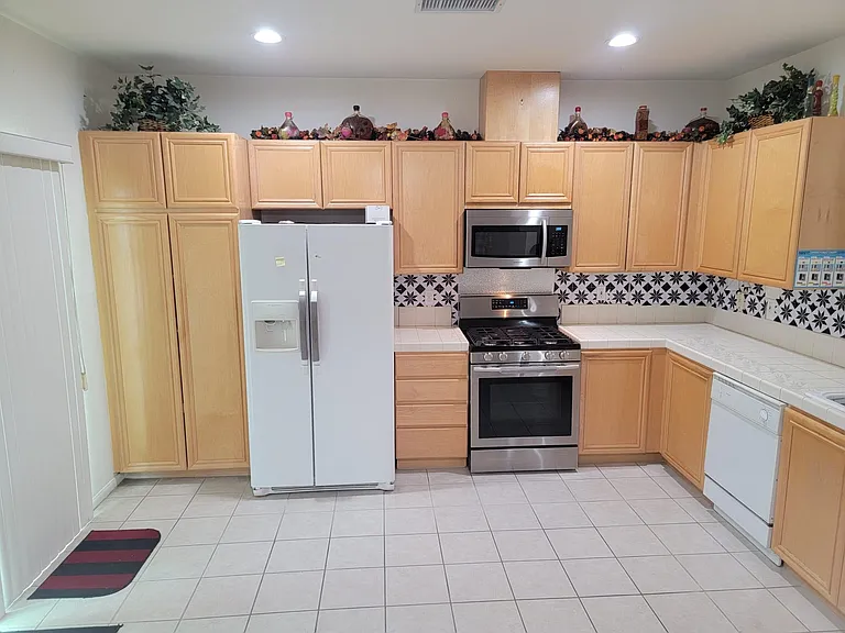 12155 Sumac Dr — Photo 20