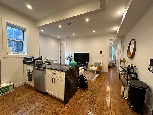 Rented by Owner | media 12