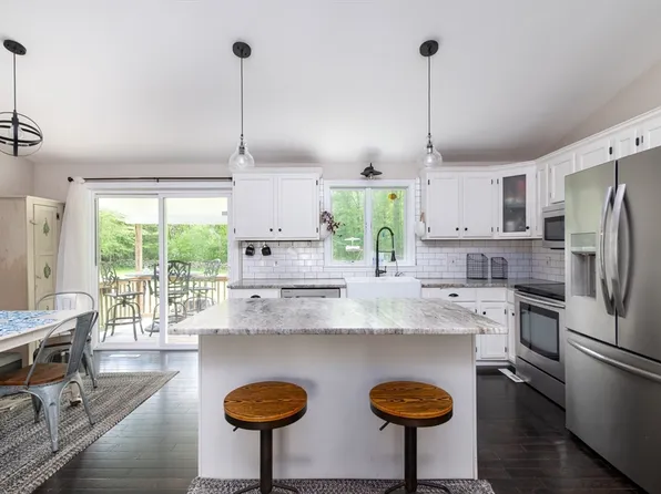 286 Narrow Ave, Westport, MA 02790