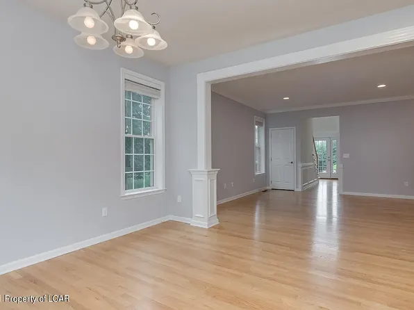 230 Twins Ln, Mountain Top, PA 18707