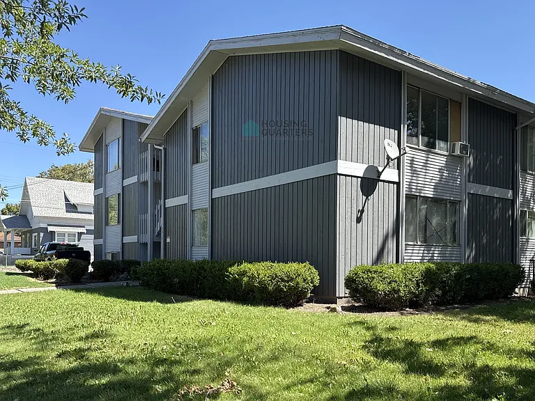 1810 N Addison St #6 — Photo 8