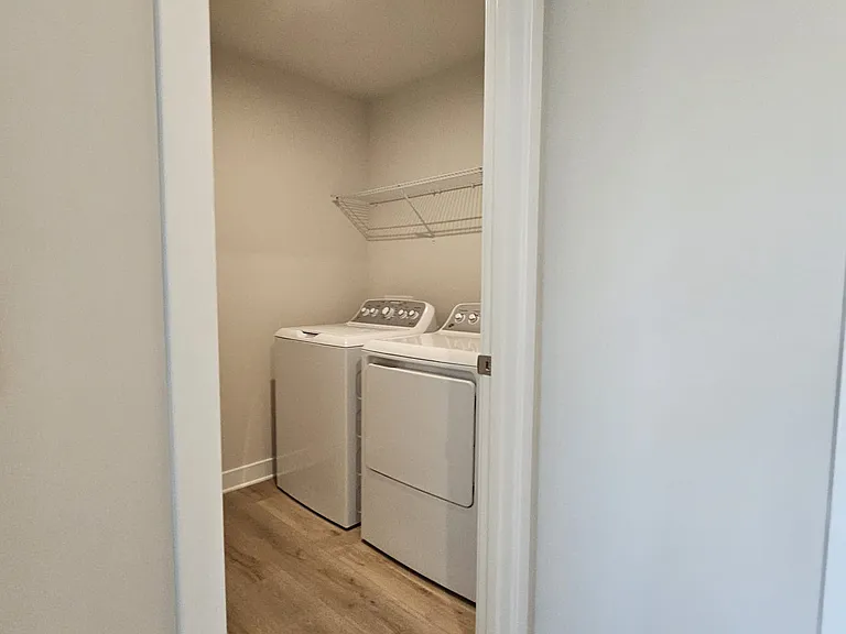 336 Lograto Ln — Photo 15