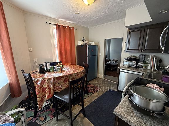 5th image of 1683 Commonwealth Ave APT 3
