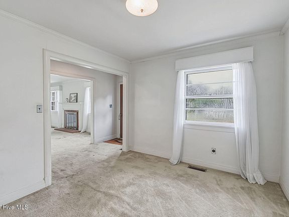 5th image of 725 Devon Court