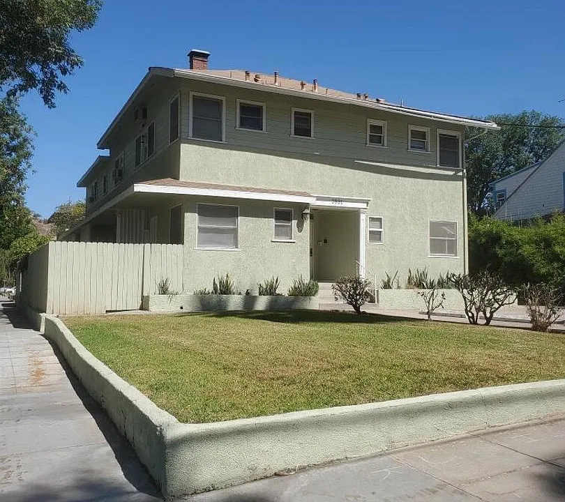 Locust Street - 3891
