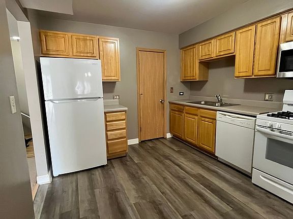 4th image of 3000 Bayside Dr Unit 201
